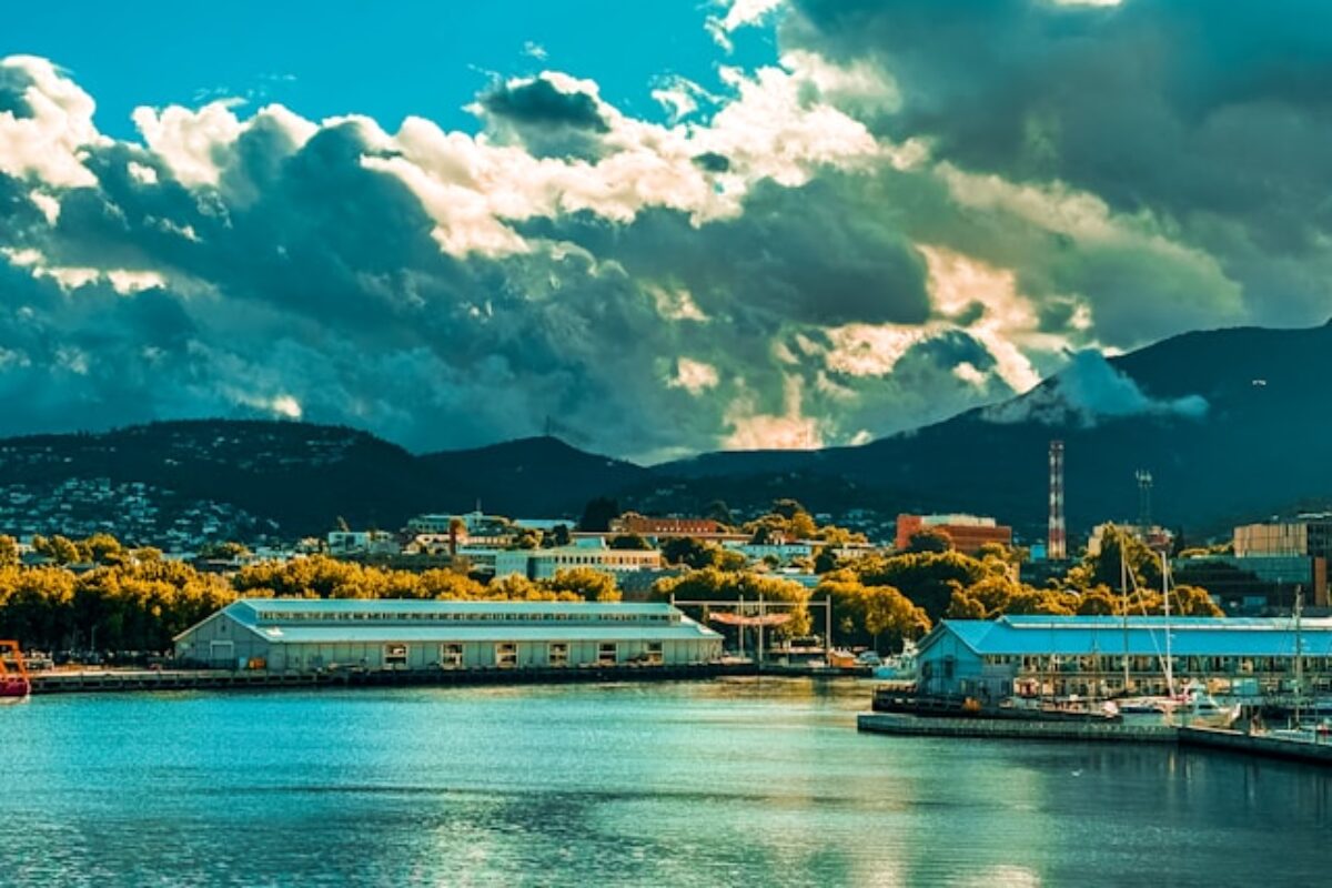hobart-tasmania Seminar with Prof. Peter Droege